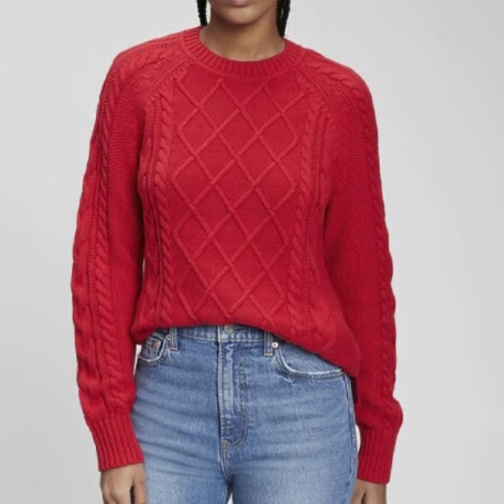 GAP classic argyle crewneck sweater